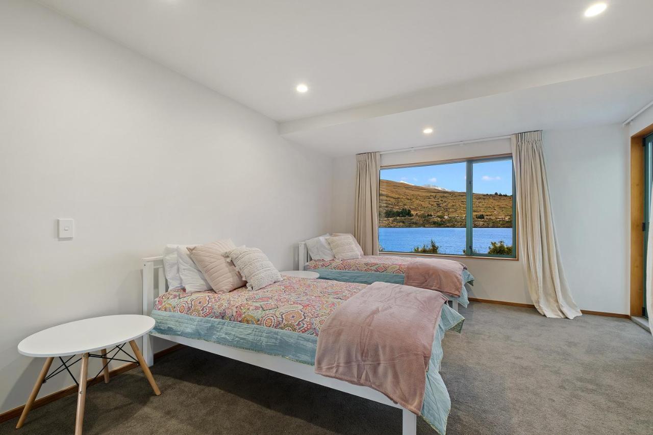 Huge Lakefront Delight - Queenstown Holiday Home Exterior photo